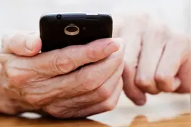 为鼓励使用ATM，银行官宣免去跨行取现手续费，线下网点只能吸引老年人？图片