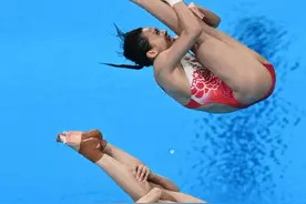 第四金！跳水女子双人3米跳板：施廷懋、王涵勇夺金牌图片
