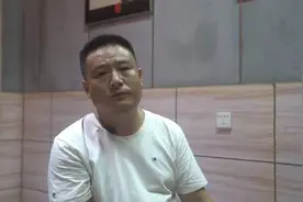 “铲车英雄”救下被困大巴乘客69人，获阿里巴巴天天正能量奖励图片