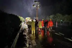 台风·现场｜晚上10点，杭甬高速抢通图片