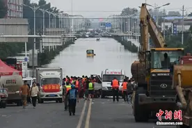 河南新乡：小朱庄救援工作持续开展图片