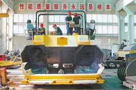 筑路“变形金刚”名气响当当图片