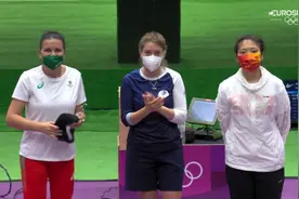 俄罗斯选手戴《巫师》猫学派徽章夺金 猎魔人狂喜图片