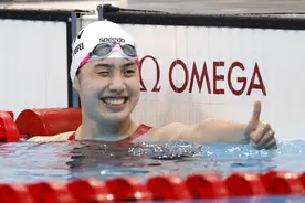再添一枚奖牌！张雨霏夺得女子100米蝶泳银牌图片