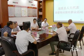 遂溪县县长骆华庆到城月镇解决群众实际困难图片