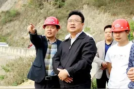 问责发布2天后，新任区委书记火速到任图片