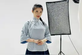 徐冬冬晒民国少女风造型 身穿旗袍尽显独特魅力图片