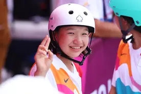 别人家孩子的13岁！日本滑板少女奥运夺金，打破伏明霞纪录图片