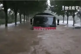 我必须一直往前开！“最牛军车”驾驶员平静受访被网友盛赞图片