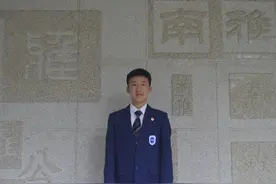 中考三科满分！学霸凡尔赛发言：每天睡足八小时才会去学习图片