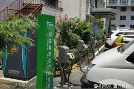 新能源车充电，免费停还是限时停？济南曾出规定充电免费停图片