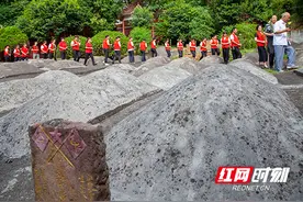 参战老兵讲党课 不忘初心记使命图片