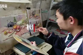 随州失聪小伙被五所大学录取，母亲千里陪读11年，自创特殊教育“秘笈”图片