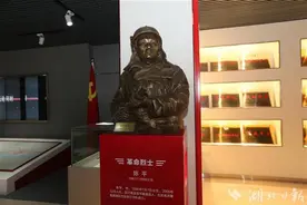 一份特殊的捐款：烈士母亲千里牵挂河南救援图片