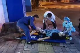 “南海救301”艇深夜紧急转运急病患者图片