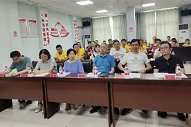 益阳市首家思源·蔚蓝图书馆顺利开馆 金山社区科普基地落成图片