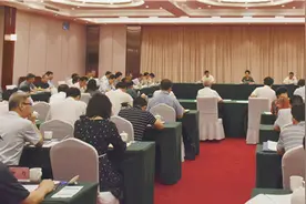 乌兰：彰显“走在前列、引领风尚、树立标杆”新作为图片