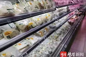 南京战疫｜配送员穿防护服送口粮 江宁空港经开区物流企业全力保障民众生活物资图片