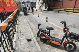 推车上楼违法，下楼无处充电，何解？图片