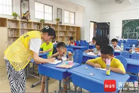 海南大学生花样“打开”暑期：参加公益课堂、“三下乡”社会实践……图片