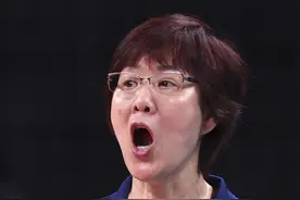 排球——女排小组赛：中国对阵美国图片