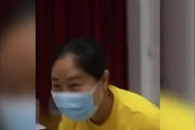 比赛结果出炉，在广州观赛的刘诗雯妈妈两次鞠躬视频封面