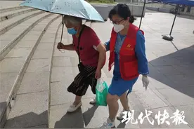 南京教师志愿服务日志：“等疫情结束，妈妈回家陪你备战高考”图片