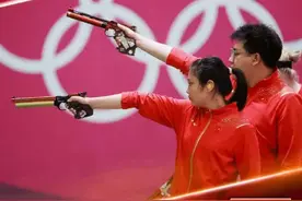 “大侄女+叔叔”！领奖台上的这一幕太有爱图片
