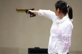 姜冉馨成长故事：因大眼睛明亮有神被选中，12岁开始练射击图片