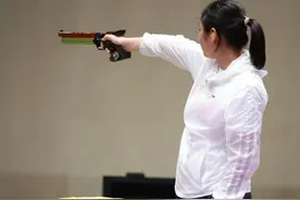 姜冉馨成长故事：因大眼睛明亮有神被选中，12岁开始练射击图片