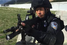 致敬政法先锋｜“尖刀”徐凯：这身特警作战服，是永不褪色的“皮肤”图片