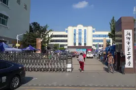 关注河南强降雨｜新乡市第二中学安置点：爱心在传递视频封面