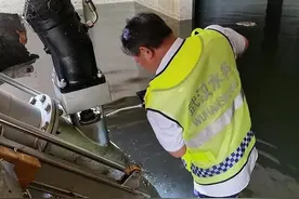 武汉排水救援队又打通安阳一处渍水点，相关路段已通车图片