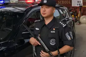 这哥俩，中图片