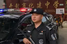 这哥俩，中图片
