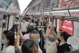 早高峰9号线挤到怀疑人生？钱报官微评论爆了！有人说5号线更挤，还有人放眼全国…图片