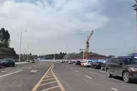 因路而兴 五年内江东兴区建成城市主次干道71条图片