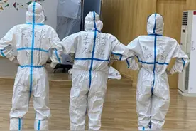 连夜奔赴！多地大学生紧急支援南京！一双双手让人心疼图片
