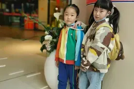 西宁这俩全网刷屏的小女孩找到了图片