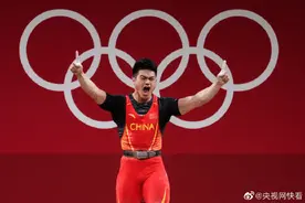 石智勇举重男子73公斤级夺金图片