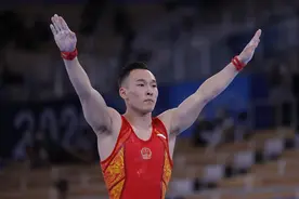 竞技体操男子个人全能决赛 肖若腾获得银牌 孙炜第四图片