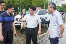 区领导检查指导防汛救灾工作图片