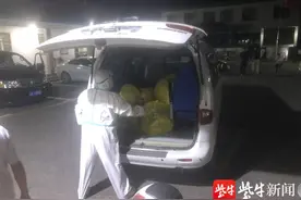 抗疫一线的医疗废弃物转运驾驶员：与病毒抢时间，就是要争分夺秒图片