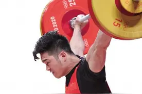 “石”破天惊！石智勇打破举重世界纪录图片