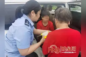 快速通道上突发车祸 鹤壁民警现场搭建“生命通道”图片