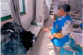 童装厂女工偷衣服“留给孙子穿”，被儿子女友“卖”上网……图片