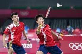 “黄鸭”赢了！王懿律/黄东萍问鼎羽毛球混双冠军图片