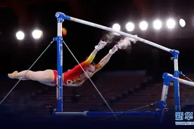 网络流行语“破防”，如何翻译？图片