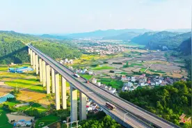 湖南宁远：生态田园 美丽高速图片
