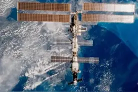 NASA太阳能阵列技术为通讯卫星供电 未来将为月球、火星表面作业供电图片